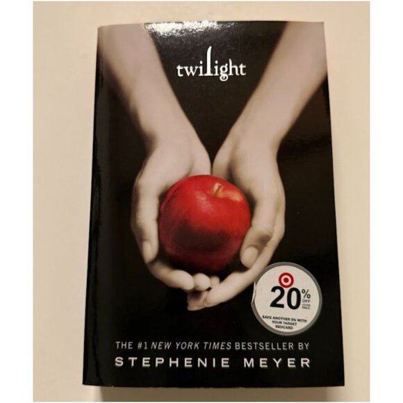 Twilight (Series #1) Paperback Vampire Romance & Young Adult Fantasy Misprint - Picture 2 of 7
